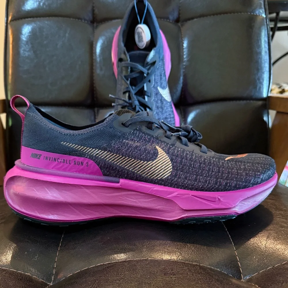 NIKE WMNS ZOOMX INVINCIBLE RUN FK 3 - Picture 4 of 16